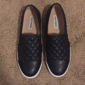 STEVE MADDEN slip on shoes